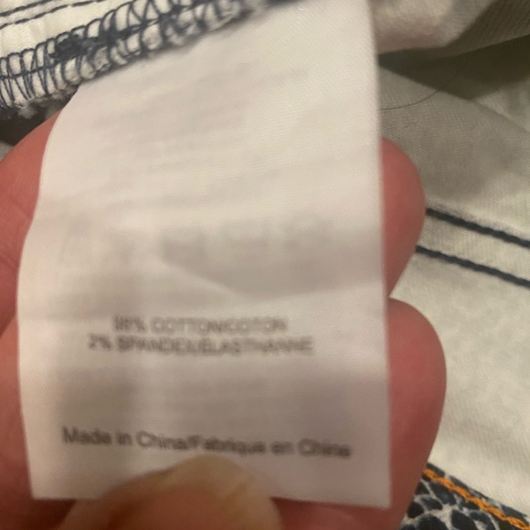 Tory Burch women’s size 27 snake, print jeans, zipper, and button top stretchy - Picture 10 of 12